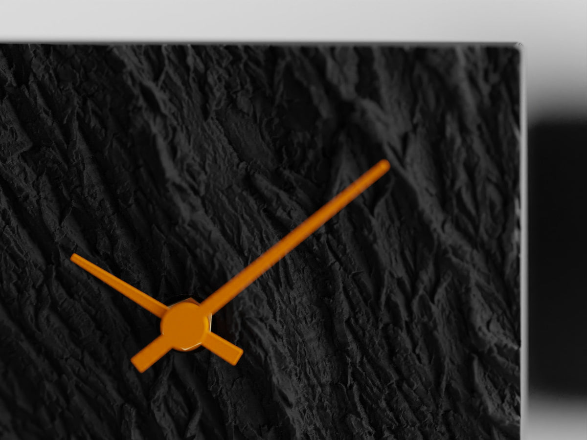 Wood Effect Wall Clock – Quiet Timekeeping