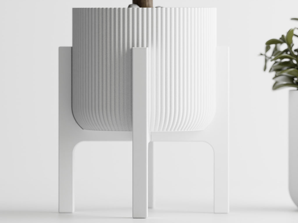 Elevated Plant Pot – Four-Legged Design