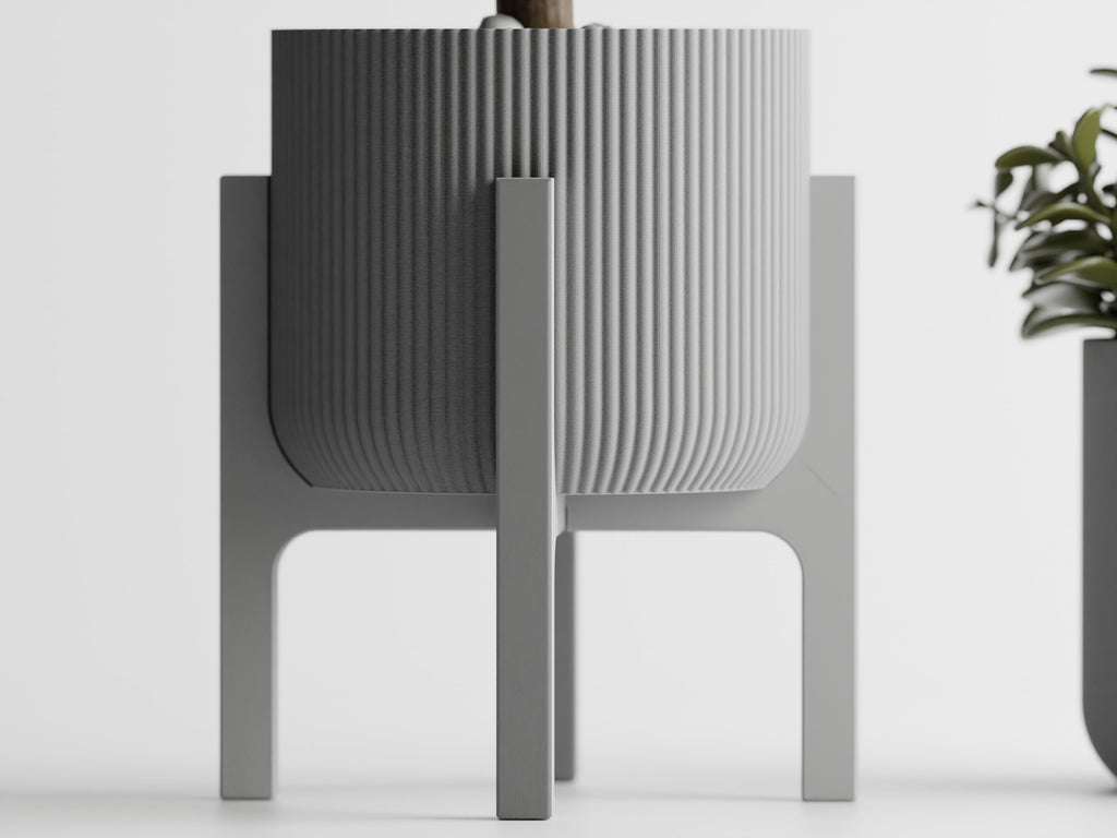 Elevated Plant Pot – Four-Legged Design
