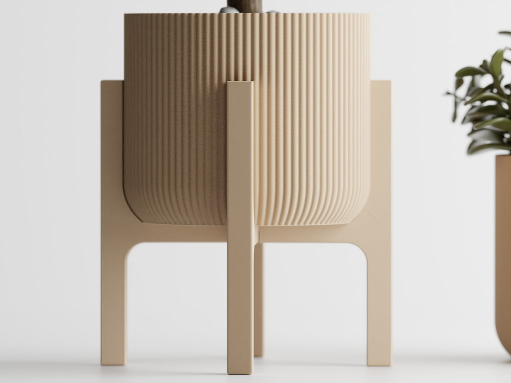 Elevated Plant Pot – Four-Legged Design