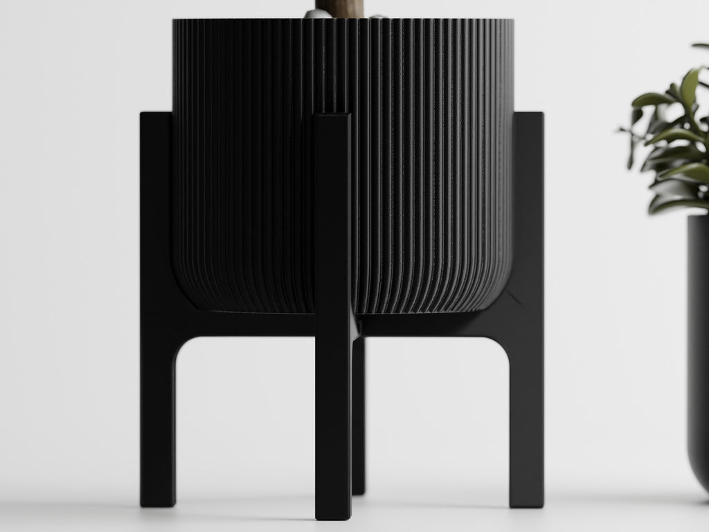 Elevated Plant Pot – Four-Legged Design