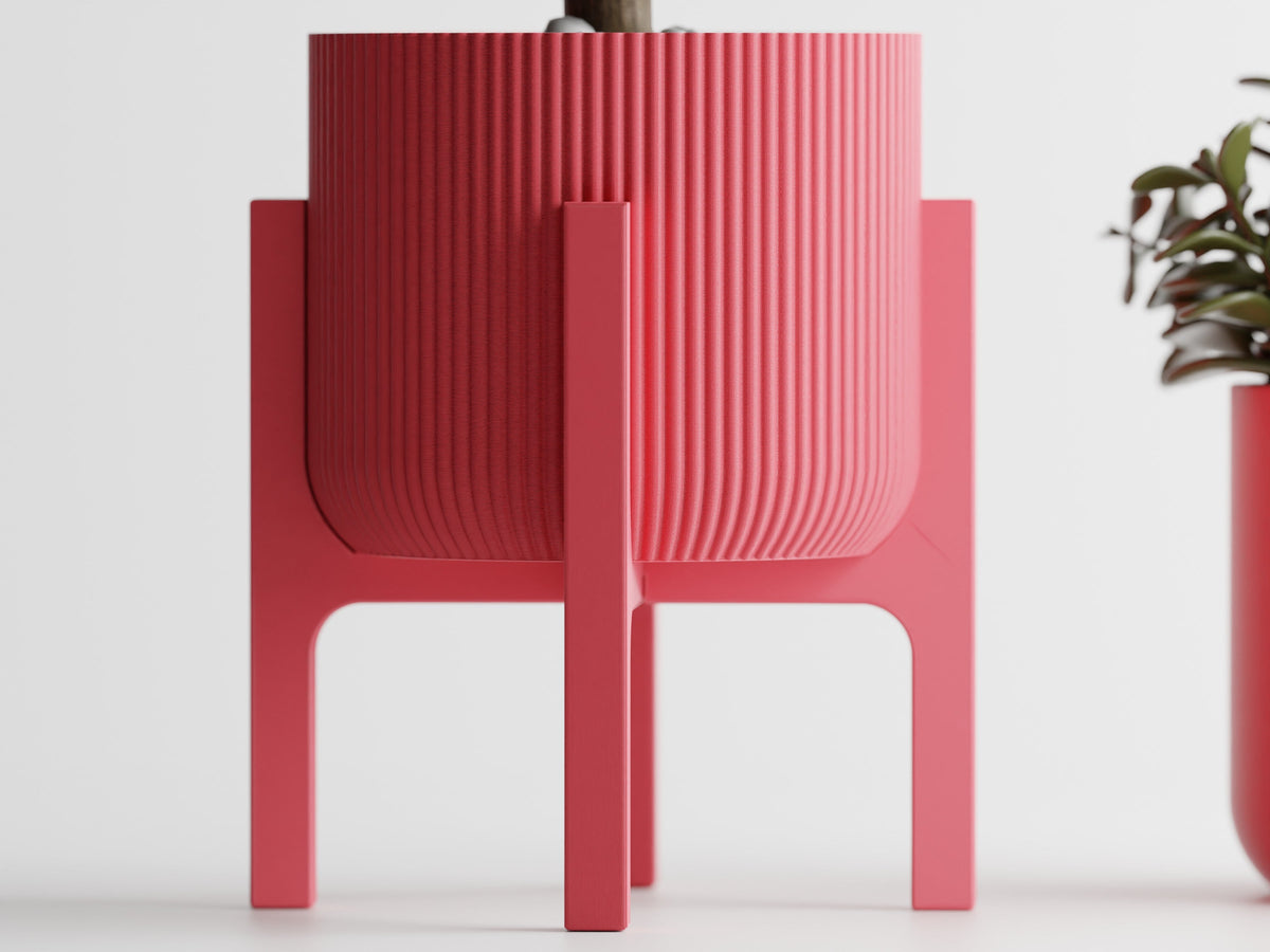 Elevated Plant Pot – Four-Legged Design