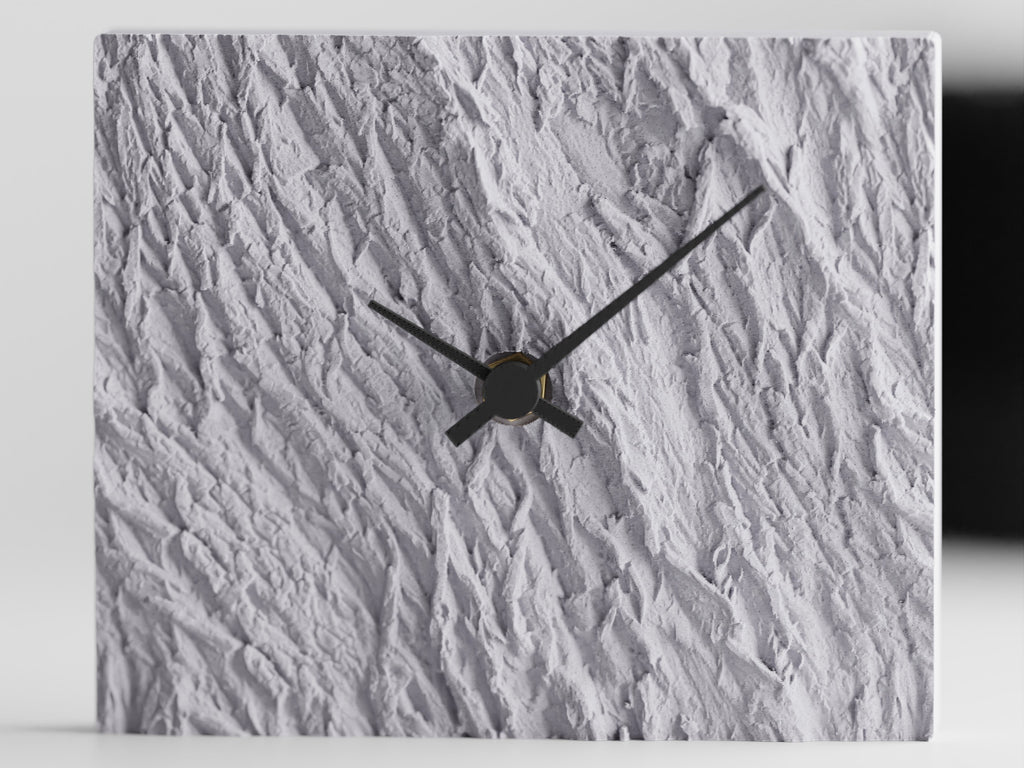 Wood Effect Wall Clock – Quiet Timekeeping