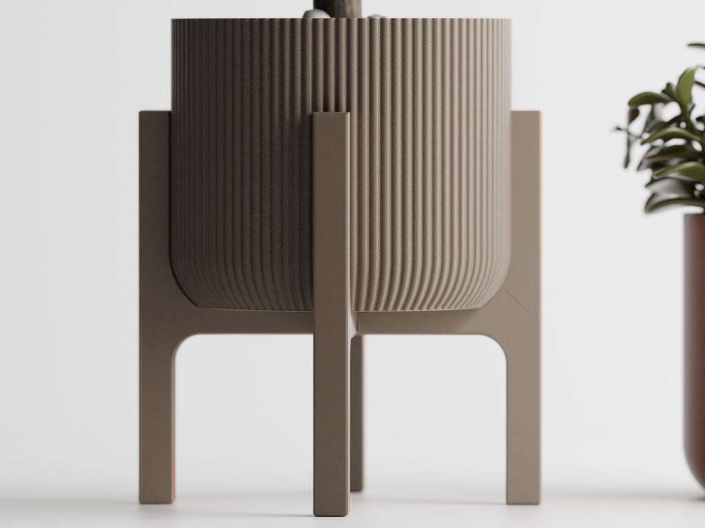 Elevated Plant Pot – Four-Legged Design