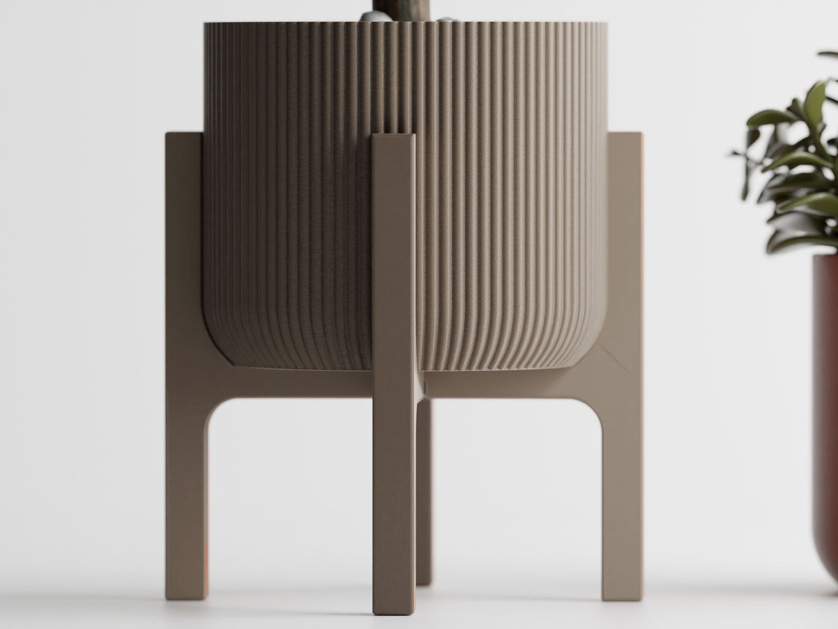 Elevated Plant Pot – Four-Legged Design
